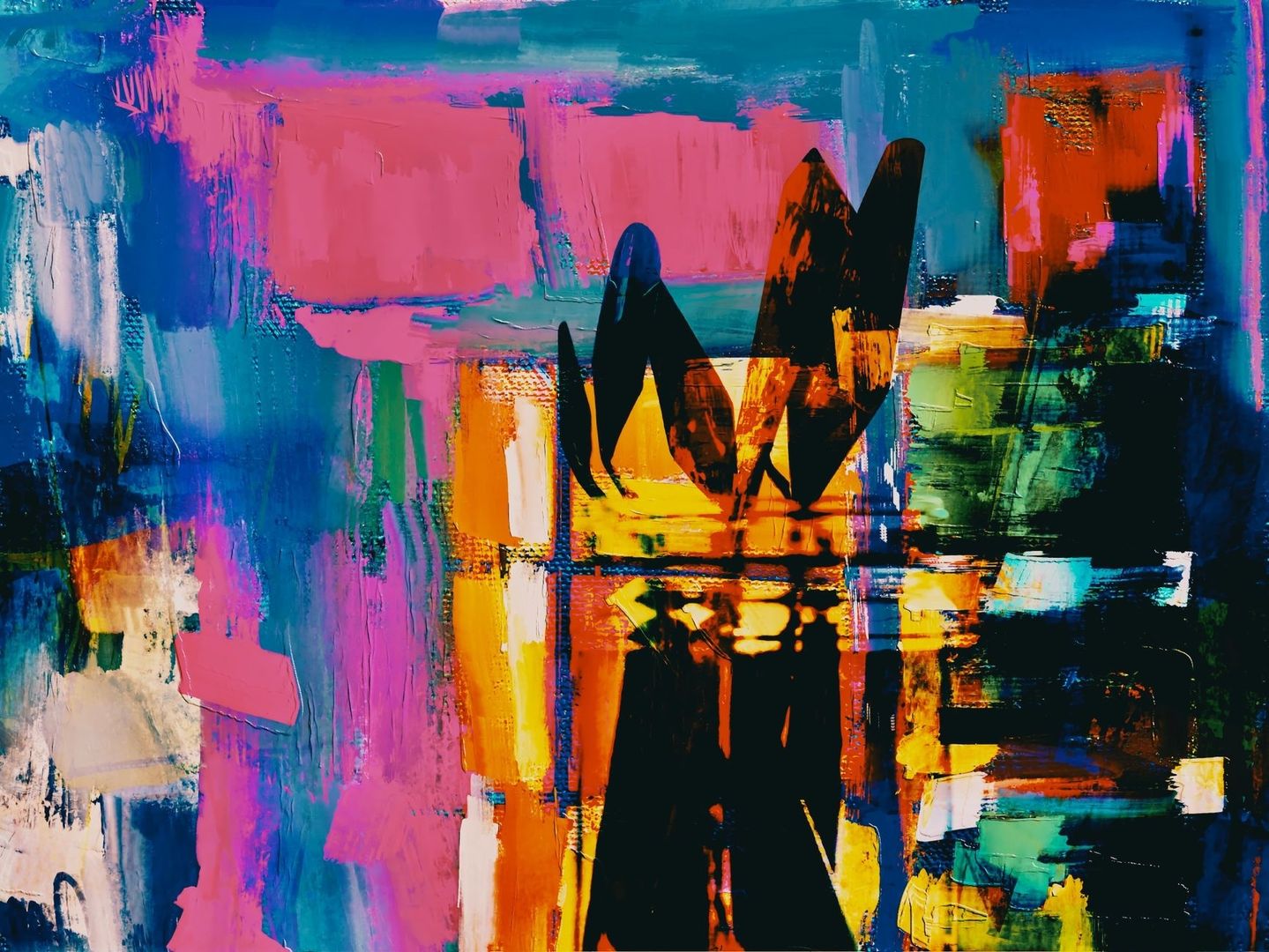 Abstract schilderij met felle roze, blauwe, oranje en zwarte kleurvlakken